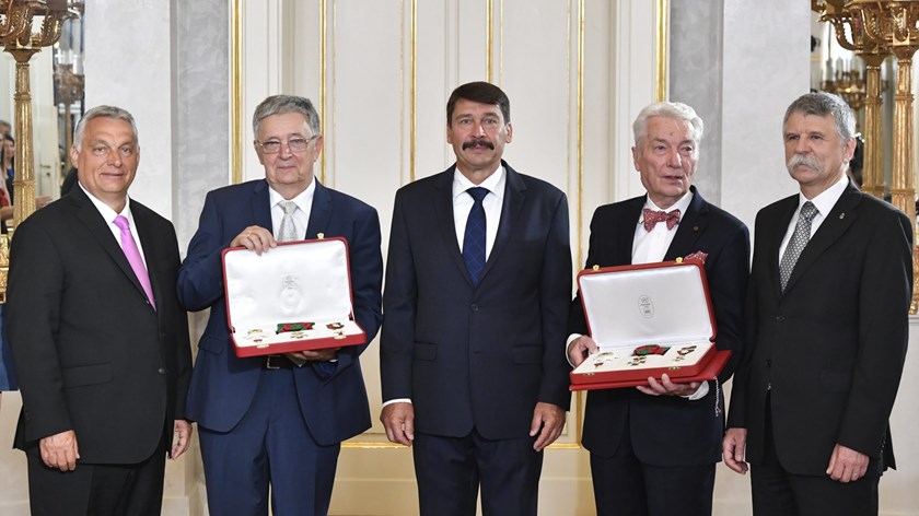 Vizi E. Szilveszter professzort és Lovász Lászlót Szent István Renddel tüntették ki