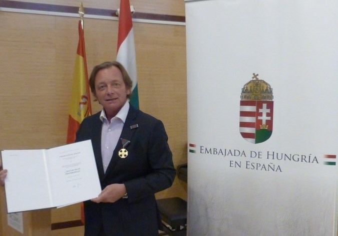 Hungarian Golden Cross to Artist Zoltán Fodor-Lengyel